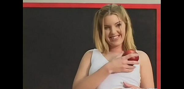  Sassy teen floozy Jessie Stevens adores erected penis